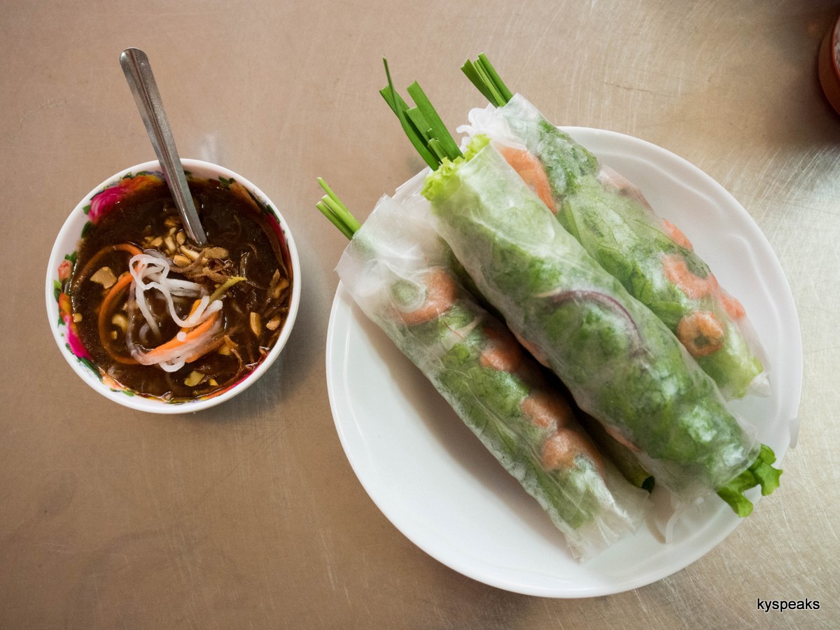 gui cuon, or Vietnamese spring role, with dipping sauce