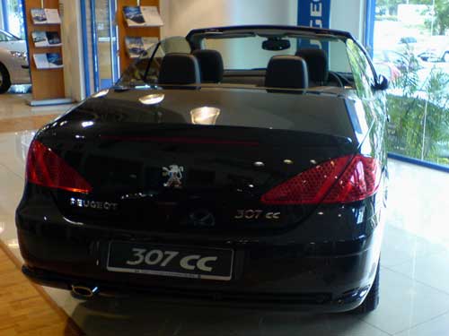 Black Peugeot 307CC rear look