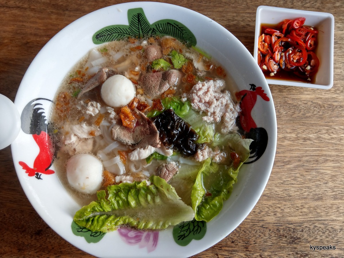 honest comfort food - kuih teow soup