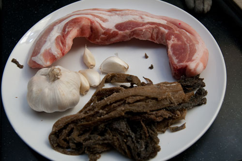 ingredients for mui choy pork